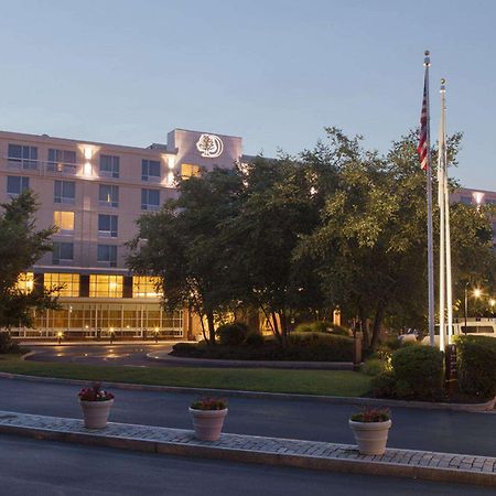 Doubletree By Hilton Hotel Boston Bayside Экстерьер фото