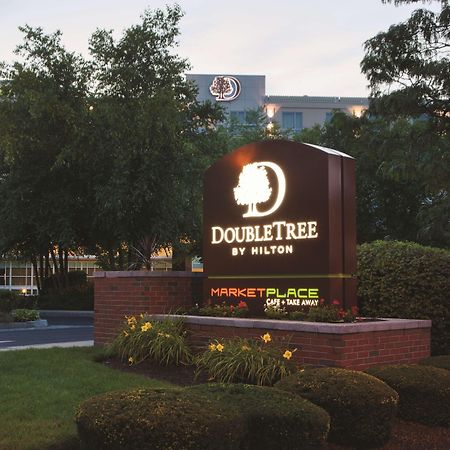 Doubletree By Hilton Hotel Boston Bayside Экстерьер фото