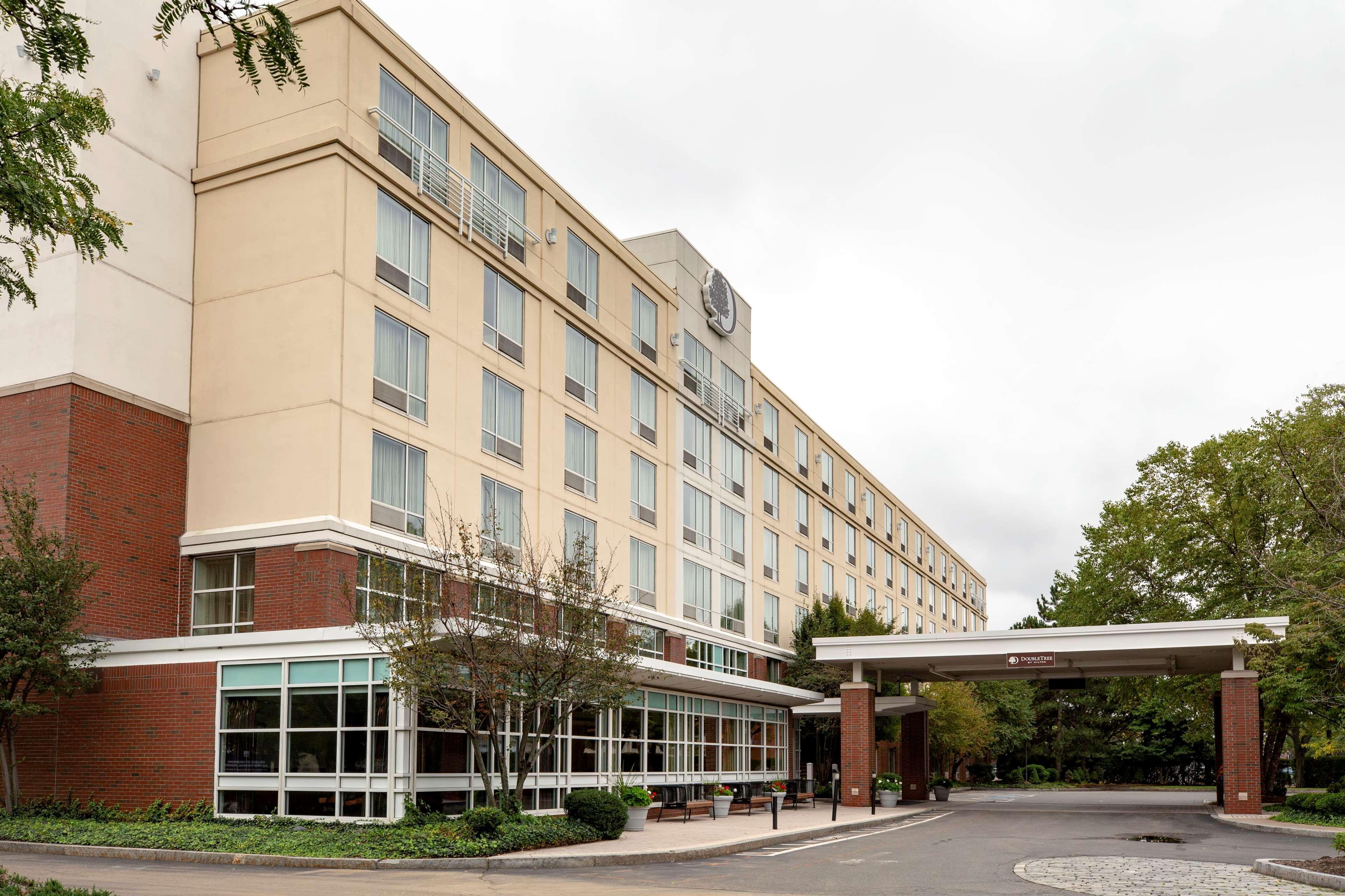 Doubletree By Hilton Hotel Boston Bayside Экстерьер фото