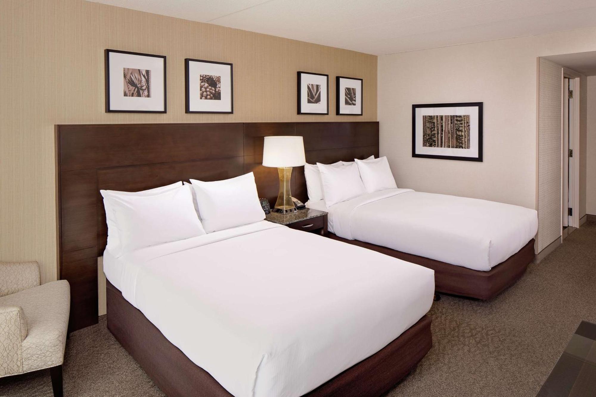 Doubletree By Hilton Hotel Boston Bayside Экстерьер фото