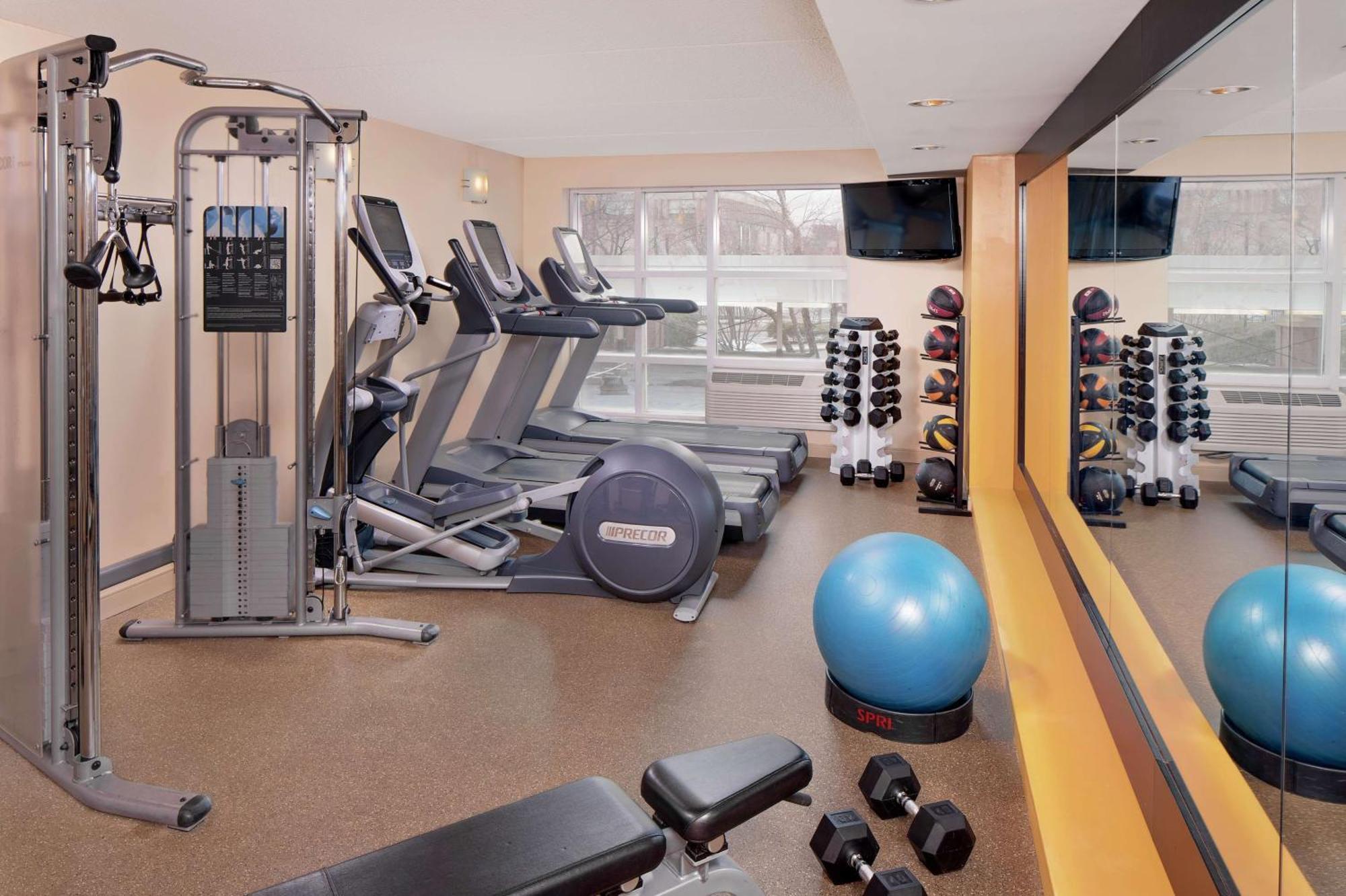 Doubletree By Hilton Hotel Boston Bayside Экстерьер фото