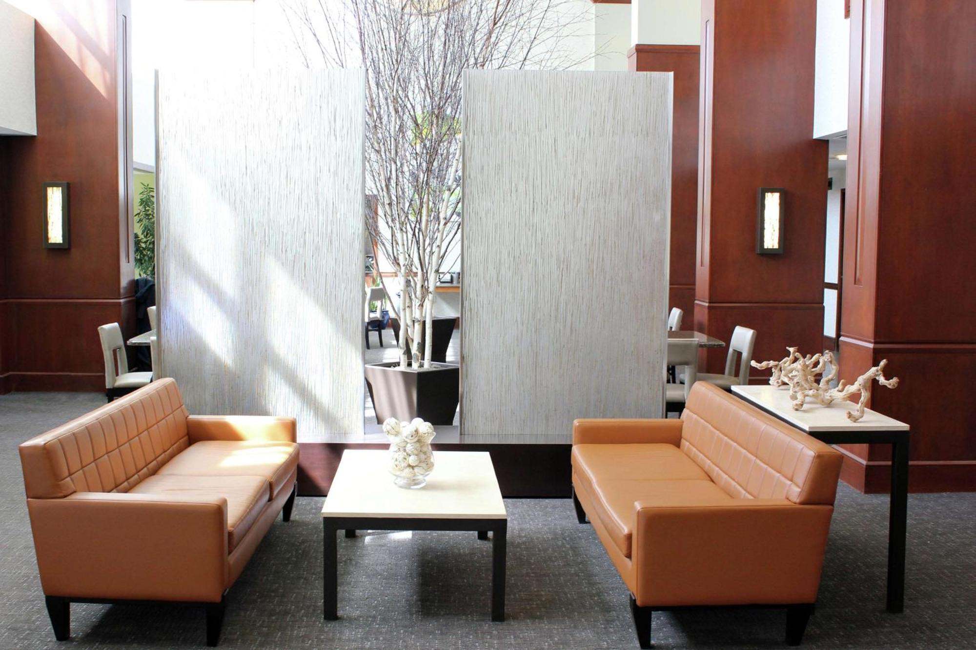 Doubletree By Hilton Hotel Boston Bayside Экстерьер фото