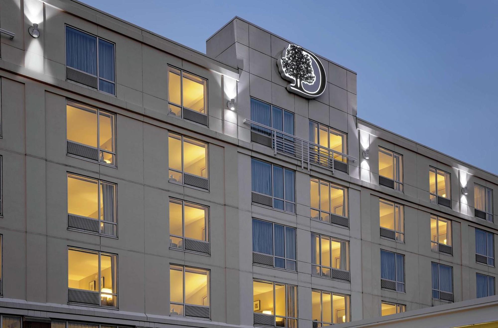 Doubletree By Hilton Hotel Boston Bayside Экстерьер фото