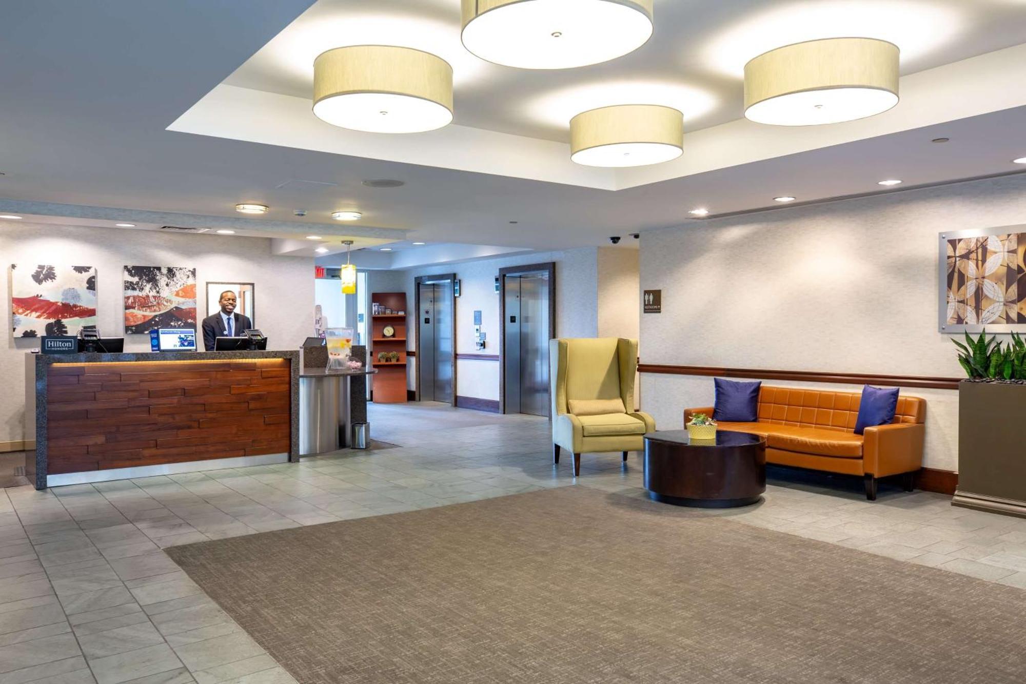 Doubletree By Hilton Hotel Boston Bayside Экстерьер фото