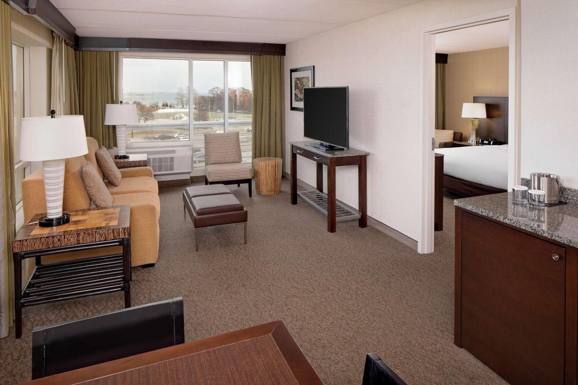 Doubletree By Hilton Hotel Boston Bayside Экстерьер фото