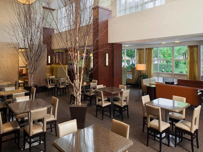 Doubletree By Hilton Hotel Boston Bayside Экстерьер фото