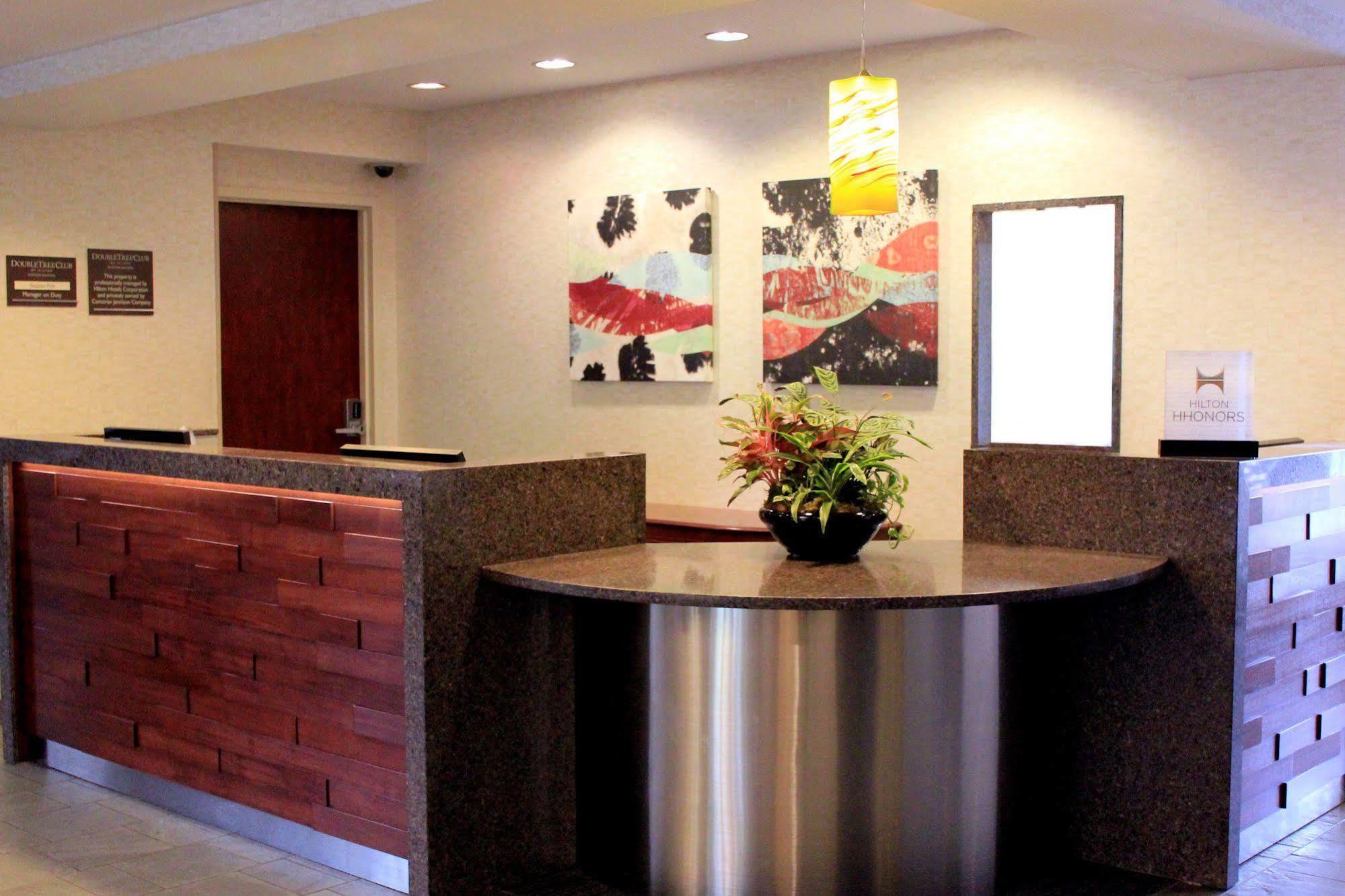 Doubletree By Hilton Hotel Boston Bayside Экстерьер фото