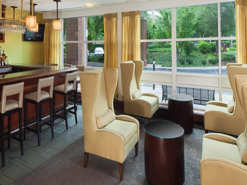Doubletree By Hilton Hotel Boston Bayside Экстерьер фото