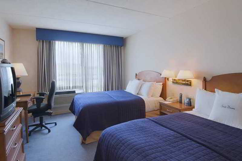 Doubletree By Hilton Hotel Boston Bayside Номер фото